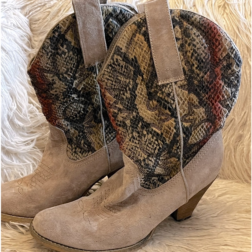 Suede western boot